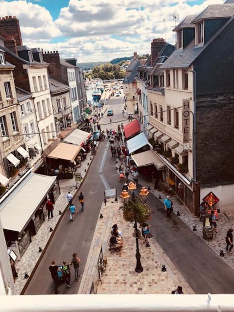 Entre Terre Et Mer Honfleur Buitenkant foto